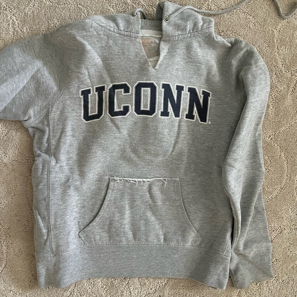 UConn women’s sweatshirt